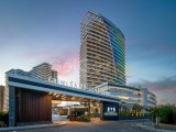 Prestijli Grand Sapphire otel ve casino projesinde büyük balkona sahip geniş 1+1 daire