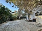 Girne Ozanköy'de Acil Satılık 3+1 Geniş Bahçeli Satılık Villa