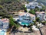 GİRNE EDREMİT’DE 2205 m2 İÇERİSİNDE FIRSAT VİLLA