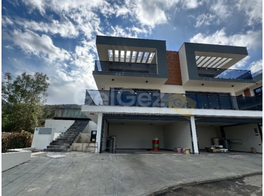 GİRNE MERKEZ TÜRK KOÇANLI VİLLA