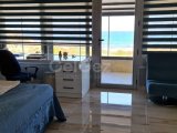 Girne'de Denize Sıfır Kum Plajı Olan Özel Yat İçin İskelesi Olan Ultra Lüks 5+1 Satılık Villa