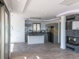 Girne Esentepe'de Denize Sıfır Ultra Lüks 3+1 Satılık Villa