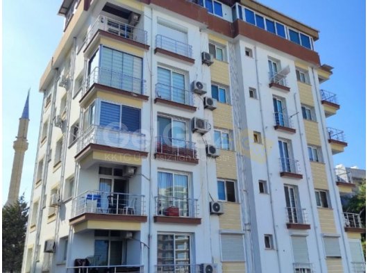 Fırsat!! Girne Merkez'de 8-10 Yıllık Binada Türk Koçanlı 3+1 Satılık Daire