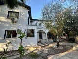 Girne Ozanköy'de Acil Satılık 3+1 Geniş Bahçeli Satılık Villa