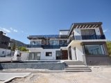 Girne Zeytinlik'te Çevreyoluna Yakın Türk Koçanlı Ultra Lüks 4+1 Satılık Sıfır Villa
