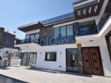 Girne Zeytinlik'te Çevreyoluna Yakın Türk Koçanlı Ultra Lüks 4+1 Satılık Sıfır Villa