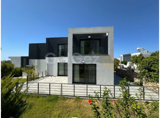 Girne Çatalköy'de Satılık 3+1 Villa