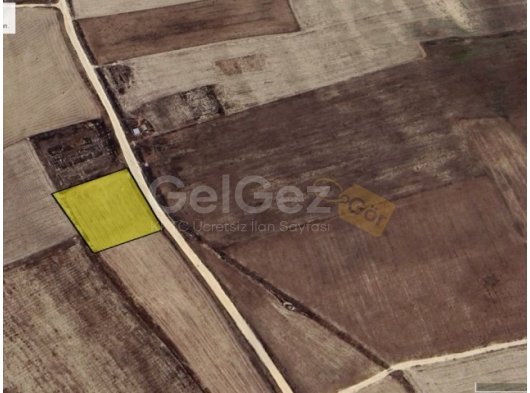 KORKUTELİ KÖYÜNDE YERLEŞİME YAKIN 2 DÖNÜM 1 EVLEK İMARLI ARAZİ