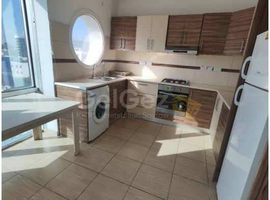 MAĞUSA MERKEZDE 4+1 GENİŞ KİRALIK DAİRE