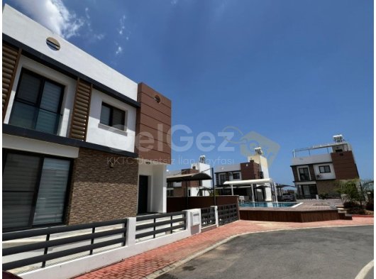 YENİBOĞAZİÇİNDE SİTE İÇERİSİNDE FULL EŞYALI KİRALIK VİLLA