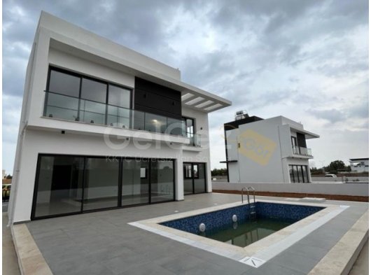 3+1 özel havuzlu eşyasız villa