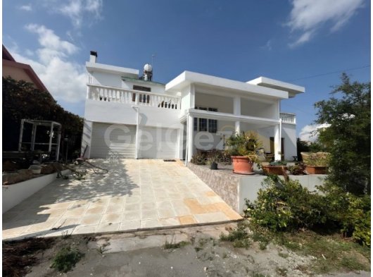 İSKELE BOĞAZ’DA DENİZE SADECE 70 METRE! 420M² ULTRA GENİŞ, ÇİFT SALONLU MUHTEŞEM VİLLA *