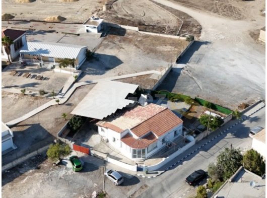 İSKELE MERKEZDE 4+1 225M KARE MÜSTAKİL EV