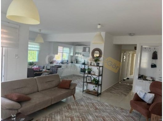 GAZİMAGUSADA UYGUN FİYATLI GENİŞ METREKARELİ ARA KAT 3+1 KREDİYE UYGUN TAKASA AÇIK DAİRE *