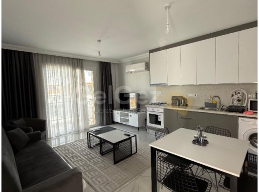 Elite projesinde bir yatak odalı daire, özel fiyatla ve tamamen yeni eşyalarla döşenmiş.