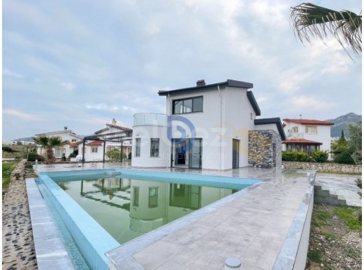 Küçük Erenköy 3+1 Havuzlu Villa