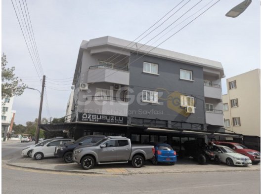 GÖNYELİ'DE, BÜYÜK KİLER MARKETE, DURAKLARA VE ANAYOLA ÇOK YAKIN VE MERKEZİ BİR KONUMDA, 3+1, FUL YENİ EŞYALI, 150 METREKARE BÜYÜKLÜĞÜNDE, ÇİFT TUVALETLİ, YE