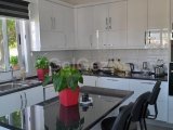 Girne Alsancakta satılık 5+2 villa