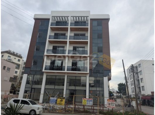 KÜÇÜKKAYMAKLI'DA, ÇOK MERKEZİ KONUMDA, DURAKLARA, MARKETLERE VE SOSYAL MEKANLARA YAKIN, 2+1, 01 MART 2026 TARİHİNDE GİRİŞE UYGUN, HER ODASI INVERTER KLİMALI