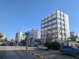 YENİŞEHİR'DE, ATATÜRK CADDESİ ÜZERİNDE, MERİT HOTEL'E YAKIN VE MERKEZİ BİR KONUMDA, 3+1, FUL EŞYALI, HER ODADA ÇİFT KİŞİLİK YATAKLAR VE HER ODASI KLİMAL