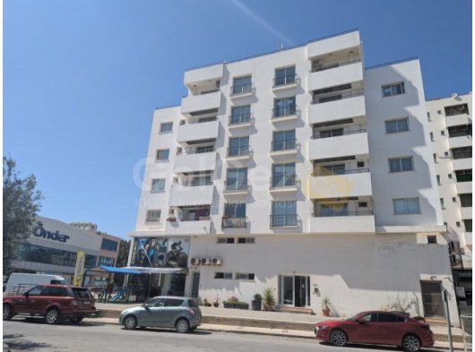 MAĞUSA'DA, TÜRK KOÇANLI, SERBEST LİMAN YOLU ÜZERİNDE VE ÖNDER ALIŞVERİŞ MERKEZİ YANINDA, TERCİH ORANI ÇOK YÜKSEK MERKEZİ BİR KONUMDA, 81 METREKARE BÜYÜKLÜĞÜ