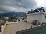 Girne'nin (Lapta Yuruyus Yolu) sahilinde bulunan güzel 3 yatak odalı teras daire kiralık