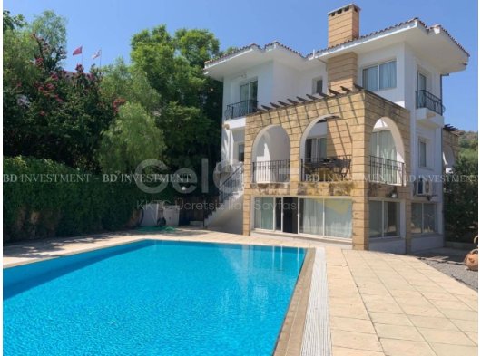 CİKLOS'TA 4+1 TRİPLEX VİLLA...