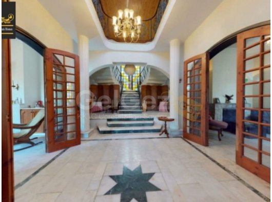 Görsel açıdan hoş 5 Yatak Odalı Villa Satılık Konum Üst Girne (Türk Tapulu Arazi 7632m2) (benzersiz ve şık konut)