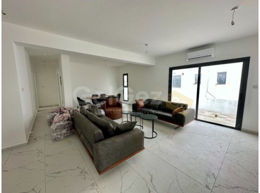 Yeniboğaziçi'nde satılık tek katlı müstakil 3+1 villa! Full eşyalı! Tüm giderleri fiyata dahil!