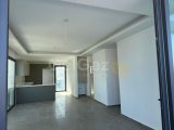 Girne'nin tam merkezinde, denize yürüme mesafesinde yer alan yeni apartman binasında satılık sıfır 3+1 daire!