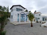 Bahçeli'de Önü Kapanmaz Deniz Manzaralı Tam Müstakil Villa