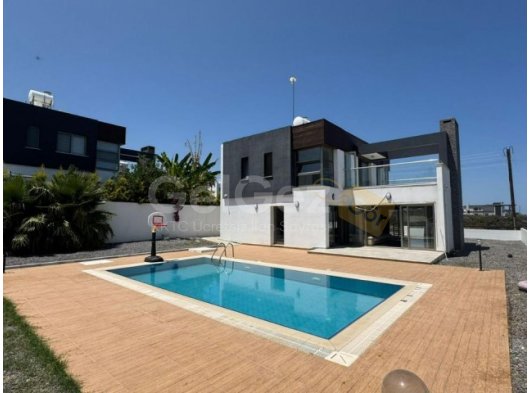 Girne Çatalköyde 3+1 Kiralık Villa