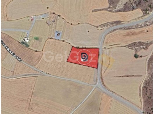 Kozanköy'de Anayola Sıfır Konumda 5705 m² Arazi