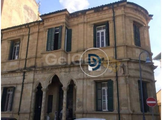 Lefkoşa Surlariçinde 8 Odalı Komple Bina