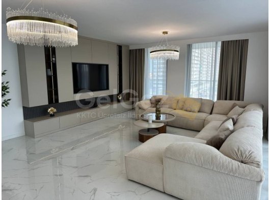 Grand Sapphire. En geniş Full Eşyalı 2+1 Daire. Tüm vergi, klima ve eşya giderleri ödenmiş. 240 m2 + 60 m2 balkon