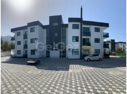 Alsancakta havuzlu sitede kiralık 2+1 daire