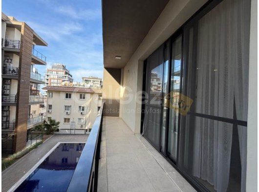 Lord palase bölgesinde havuzlu sitede kiralık 2+1 daire