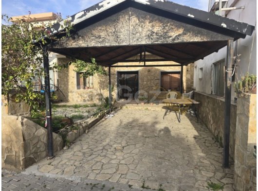 Esentepede kiralık 2+1 müstakil ev