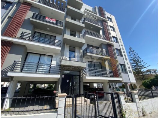 Girne merkezde ticari izinli kiralık 2+1 ofis