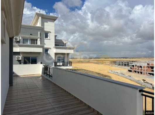 Satılık 3+1 Penthouse - Long Beach, İskele