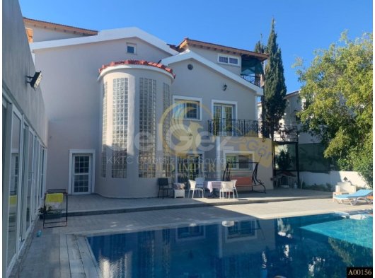 Kiralik 4+1 Villa  - Iskele Bahçeler