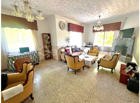 GİRNE KARAOĞLANOĞLUDA DENİZE YÜRÜYÜŞ MESAFESİNDE SATILIK MUHTEŞEM 3+2 VİLLA