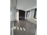 Magusa/iskele bahceler bolgesinde Kiralik 3+1 triplex villa Özel Havuzlu Eşyasiz 6 ay peşin 1 depozit 1 komisyon 1500 stg 'den Kapali alani 310 m2 053383159