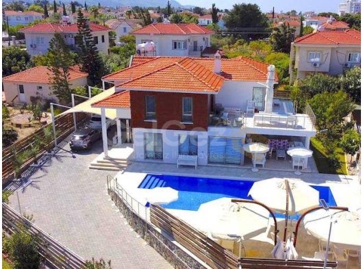 Alsancak denize yürüme mesafesinde satılık 4+1 villa
