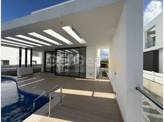 Girne Çatalköyde Diana plajına yürüme mesafesinde kiralık sadece beyaz eşyalı 3+1 villa