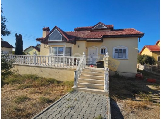 MAGUSA/İSKELE KALECİK KÖYÜNÜN GERİSİNDE 5+1 MUSTAKIL VİLLA ODALARDA YATAK YOKTUR AYLIK ODEME/3 AY ODEME/6 AY ODEME/SENELIK ODEMELI KİRASI ( 550 £ KİRASI ) MAGUS