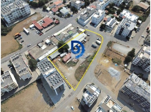 K.Kaymaklı Merkezinde 5 Kat İmarlı Türk Tapulu Köşe Parsel Arsa