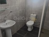 Çanakkale bölgesinde 2+1 eşyasız kiralık daire 500 $ dan 6 ay ödemeli 1 depozıt+1 komısyon daıre 1.katta esyasız olarak kıralıkdır.