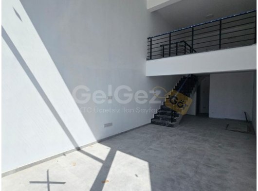 SENDELİ KIRALIK DÜKKAN MAĞUSA LARNAKA YOLU ANA YOL ÜZERİ 67.5 M2 EŞDEĞER KOÇAN 1 AY SONRA HAZIR KIRASI 1200 £ EN AZ 6 AY ODEME 1 DEPOZIT 1 KOMISYON AYRINTILAR İ