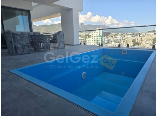 Girne Merkez; Dağ Deniz Manzaralı, Havuzlu Penthouse